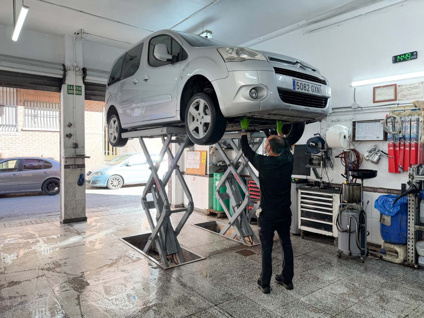 mecanico taller jhuete